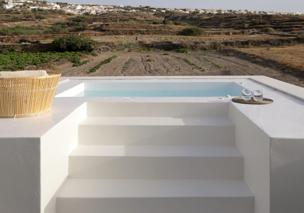 Santorini villa1 2